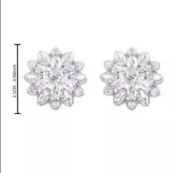 Sparkling Crystal Floral Cluster Stud Earrings - White - Picture 3 of 3